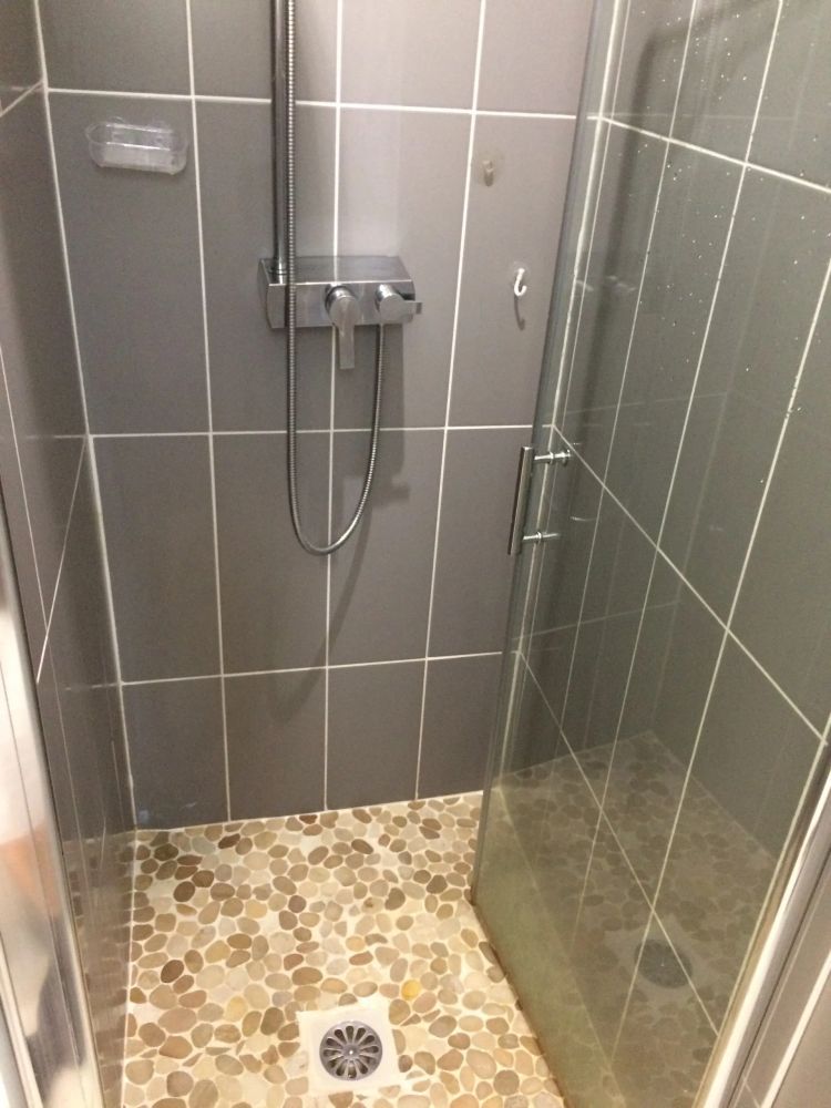 Photo d'une salle de bain rénovée par un professionnel 